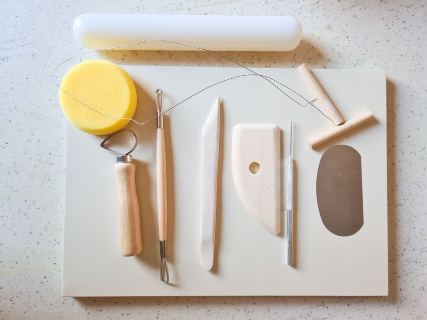 Wire pottery cutting tools with wooden handles