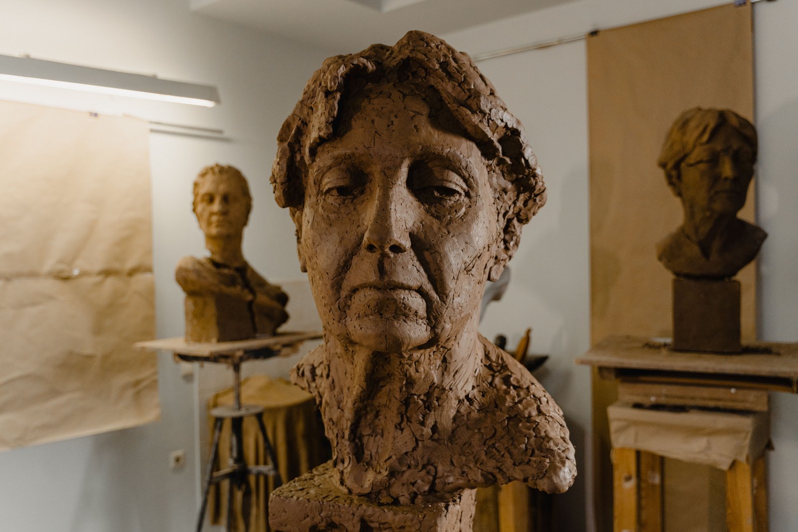 Large scale contemporary ceramic sculpture displayed in a gallery